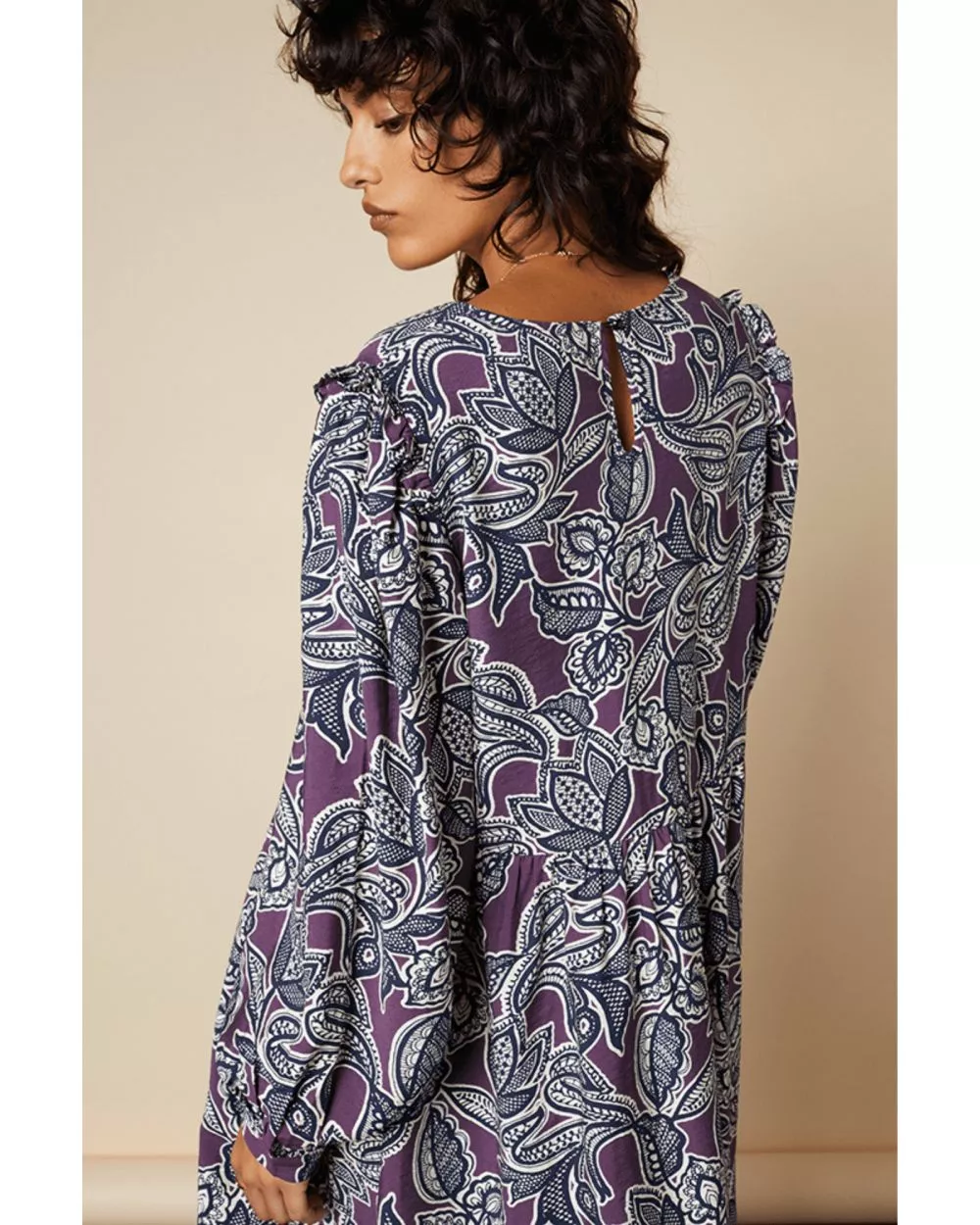 Robe Hella