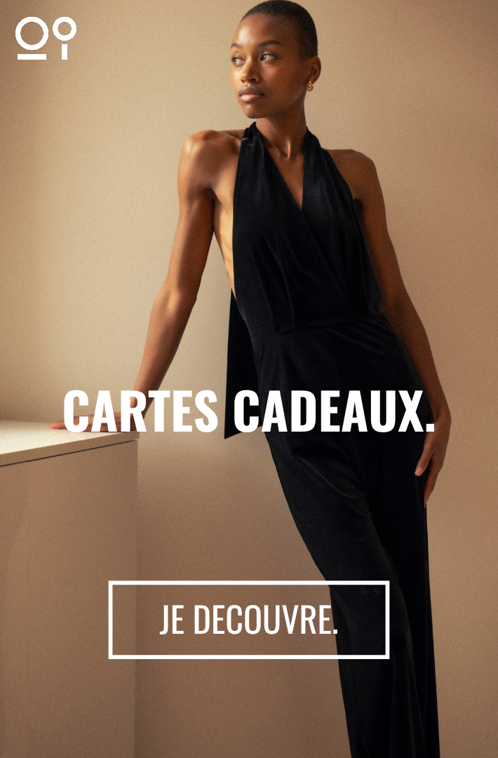 Femme en veste beige